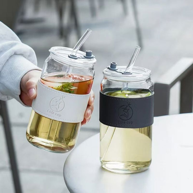 مج زجاج بالشاليموة مع ماسك جلد