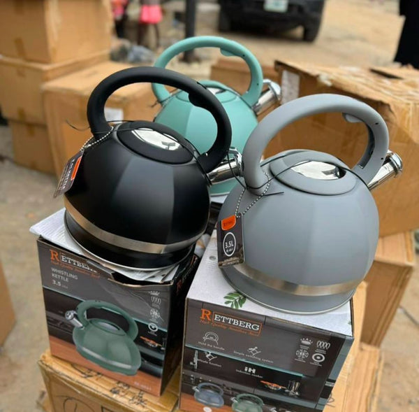 براد ستانلس 3.5 لتر الوان صفارة بيد