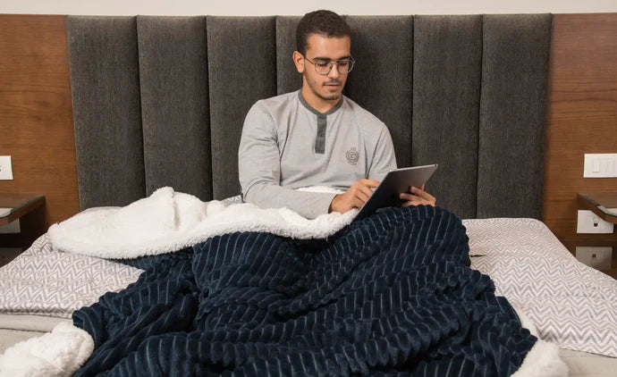 مينترا بطانية مخططة من المايكروفايبر/الشيربا مزدوجة الجوانب (220 × 180 )